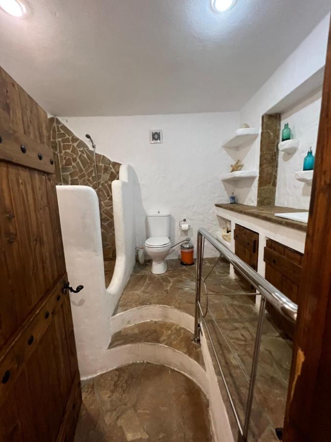 Apartment In Salamina With Garden & Sea View Selinia Dış mekan fotoğraf